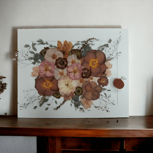 SIÓG Botanicals Traditional (no spacing) / White Wooden Frame Pressed Flower Art on Canvas: 50cm x 40cm