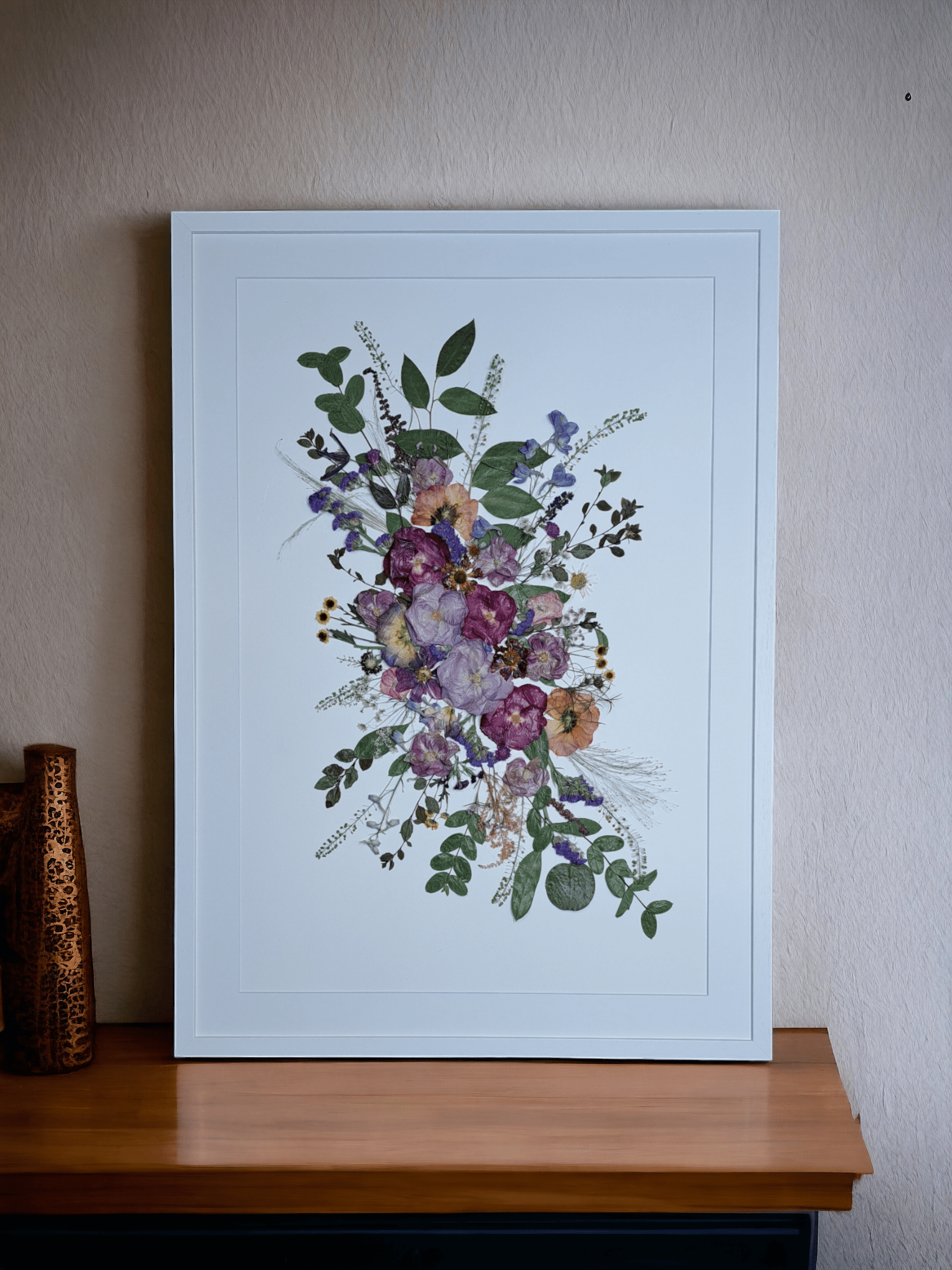SIÓG Botanicals Traditional / White Wooden Frame Pressed Flower Art on Canvas: 60cm x 90cm