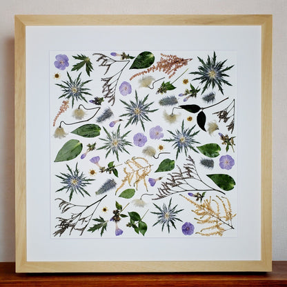 SIÓG Botanicals 20" x 20" (50cm x 50cm) / Natural Pine / Contemporary (Spacing between flowers) The Eternal Elegance Experience