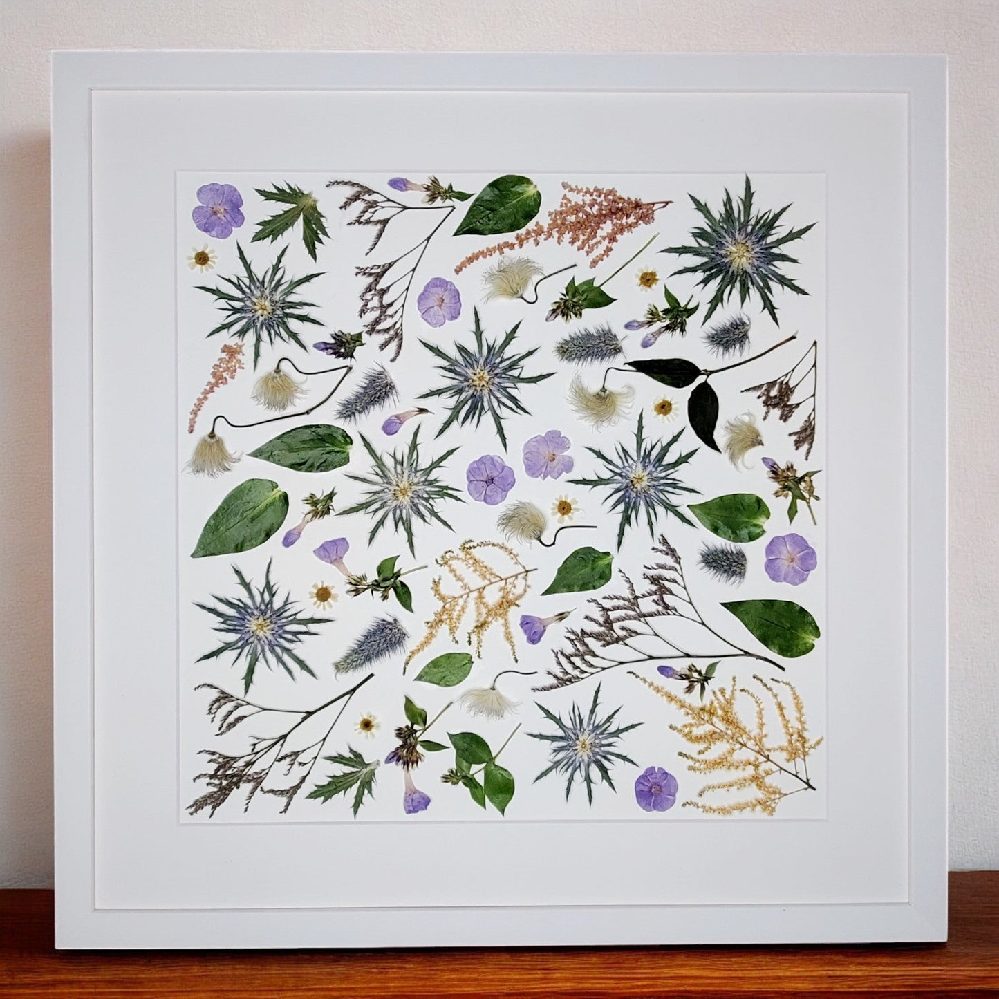 SIÓG Botanicals 20" x 20" (50cm x 50cm) / White / Contemporary (Spacing between flowers) The Eternal Elegance Experience