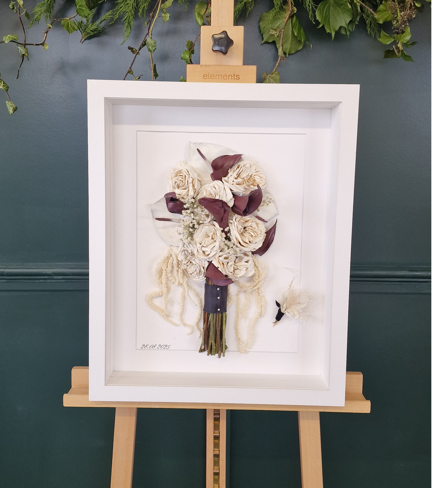 SIÓG Botanicals Signature Wedding Bouquet Preservation in 3D Shadow Box (16"x 21" / 40cm x 50cm)