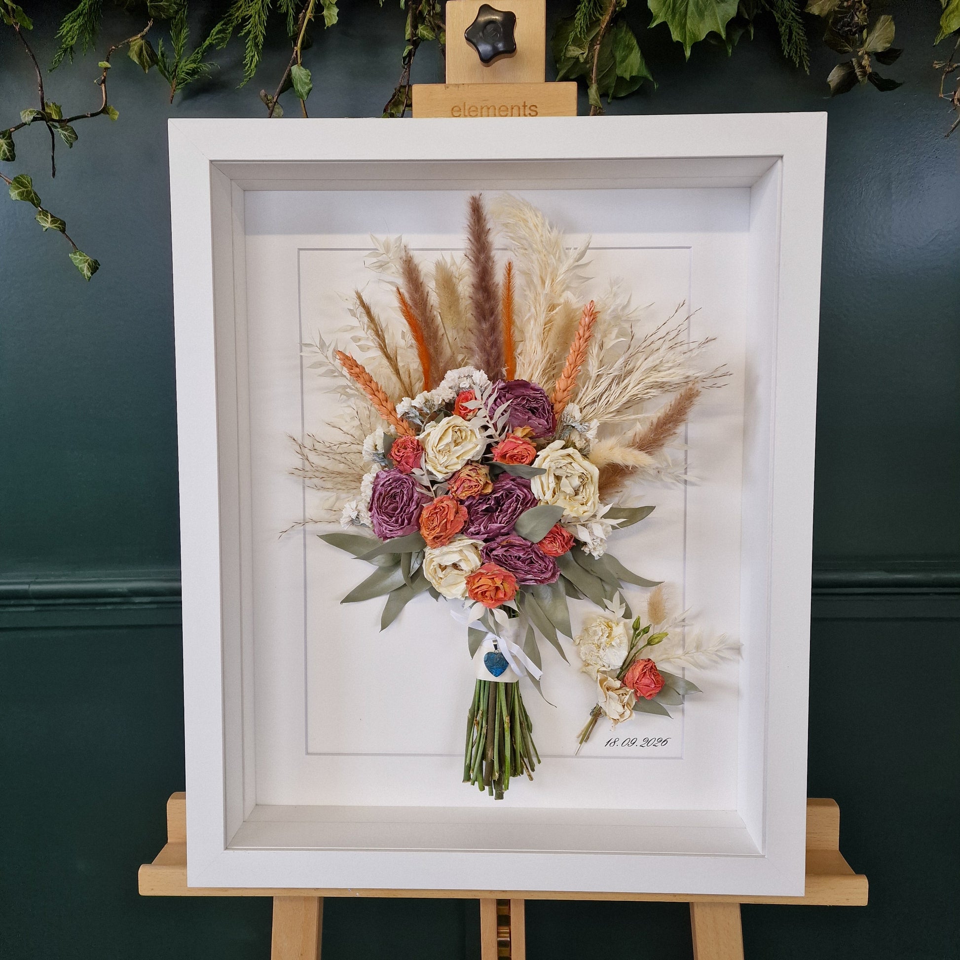 SIÓG Botanicals Signature Wedding Bouquet Preservation in 3D Shadow Box (16"x 21" / 40cm x 50cm)