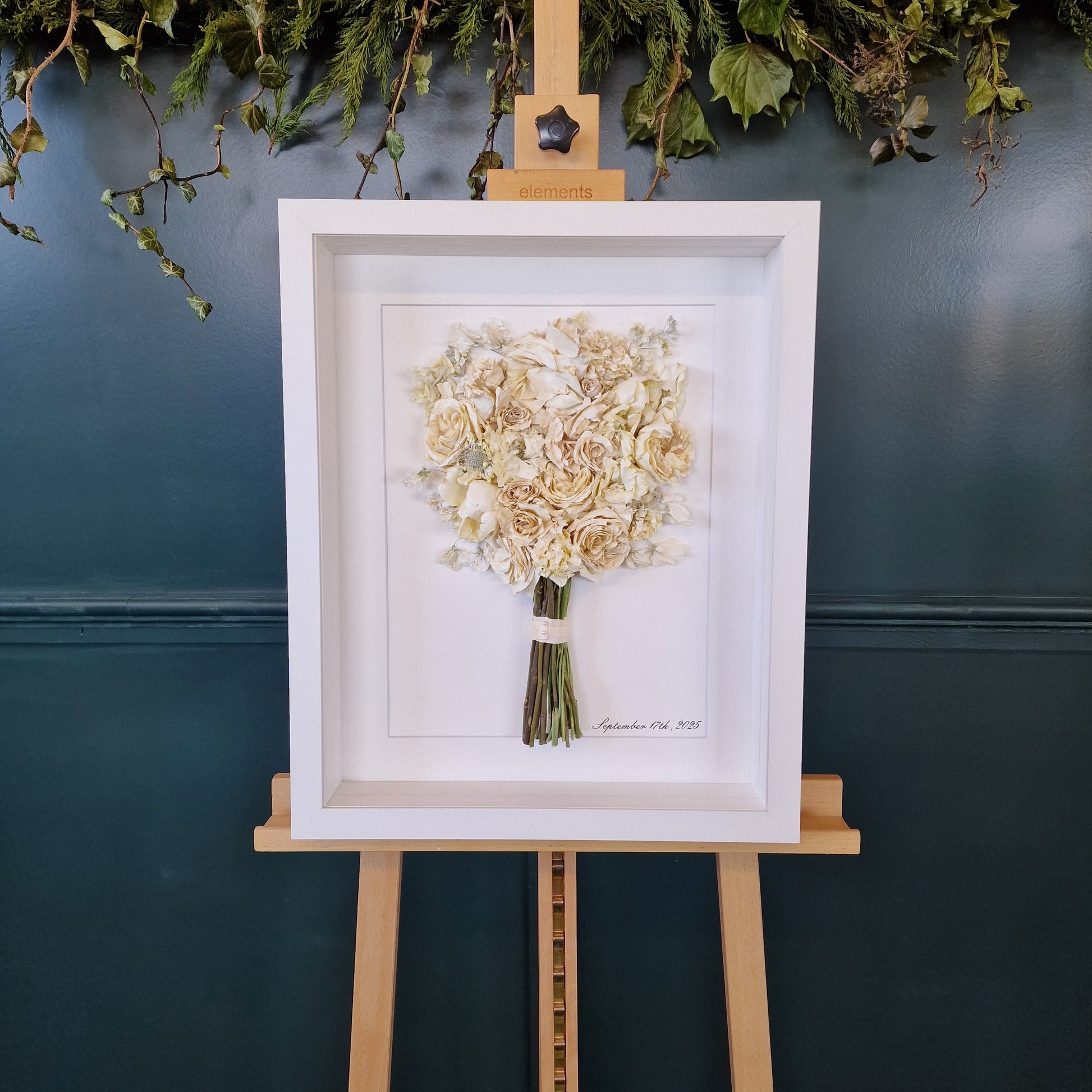 SIÓG Botanicals Signature Wedding Bouquet Preservation in 3D Shadow Box (16"x 21" / 40cm x 50cm)