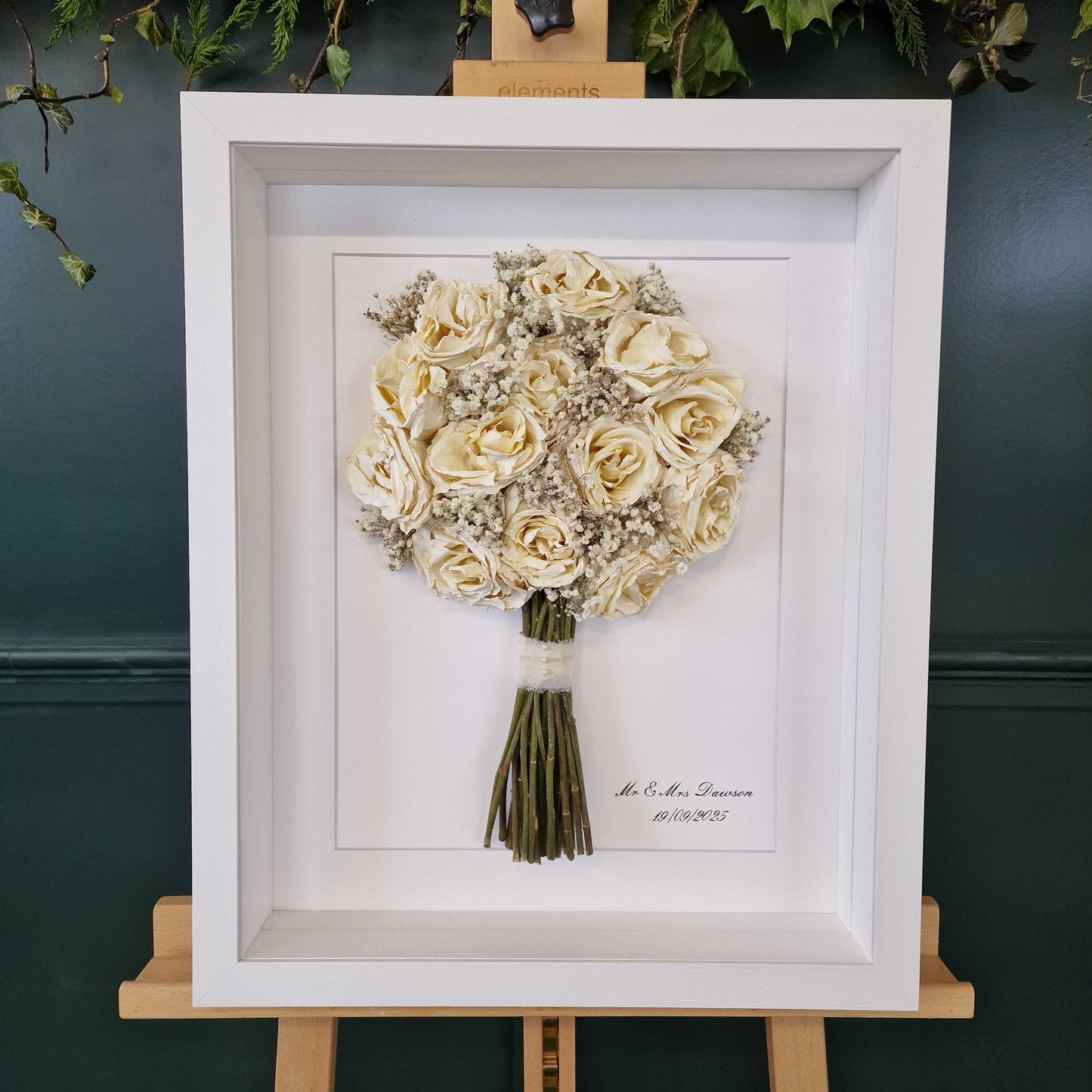 SIÓG Botanicals Signature Wedding Bouquet Preservation in 3D Shadow Box (16"x 21" / 40cm x 50cm)