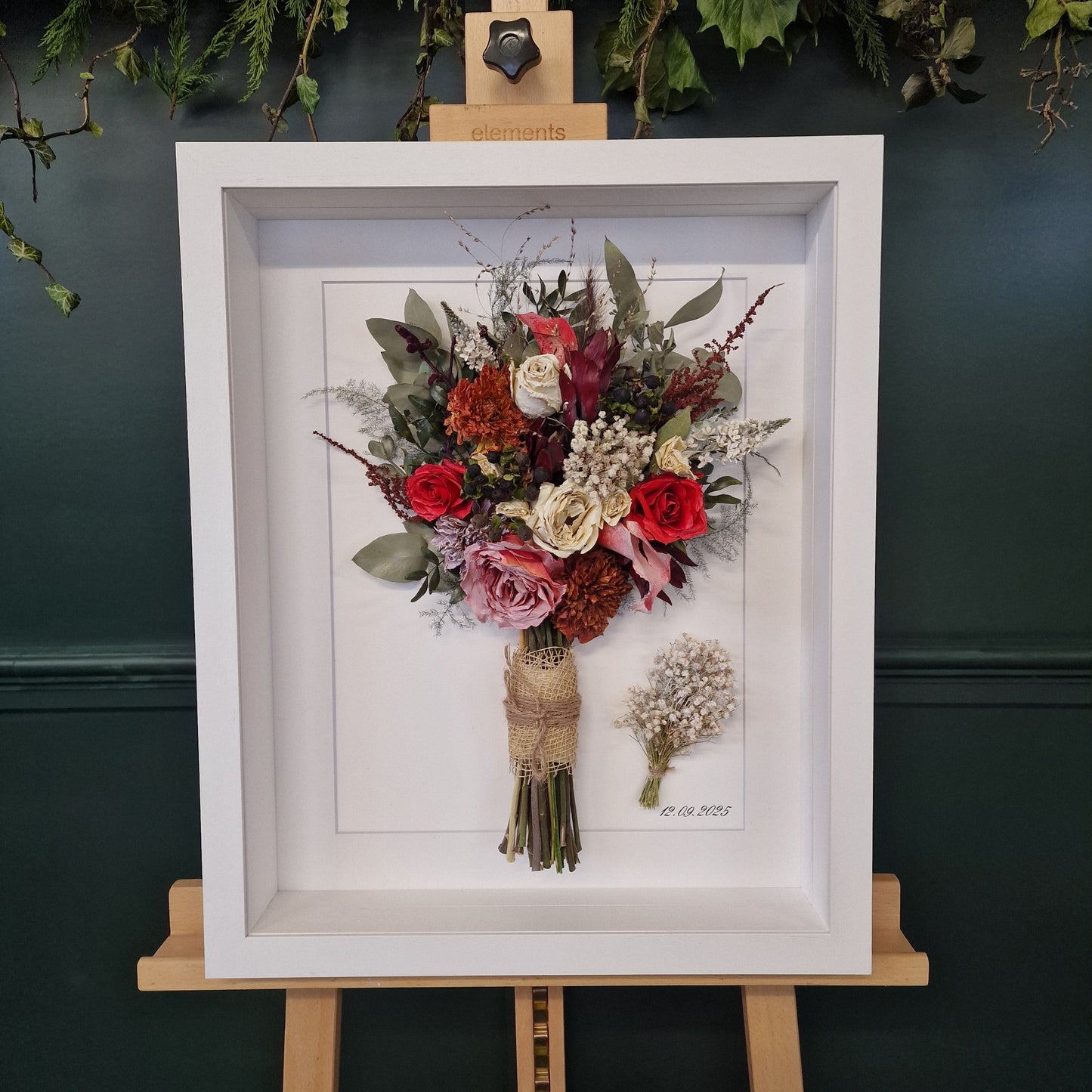 SIÓG Botanicals Signature Wedding Bouquet Preservation in 3D Shadow Box (16"x 21" / 40cm x 50cm)