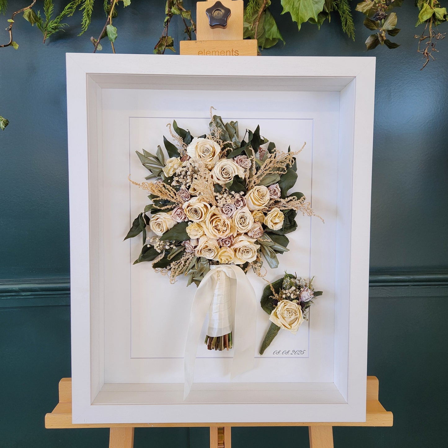 SIÓG Botanicals Signature Wedding Bouquet Preservation in 3D Shadow Box (16"x 21" / 40cm x 50cm)