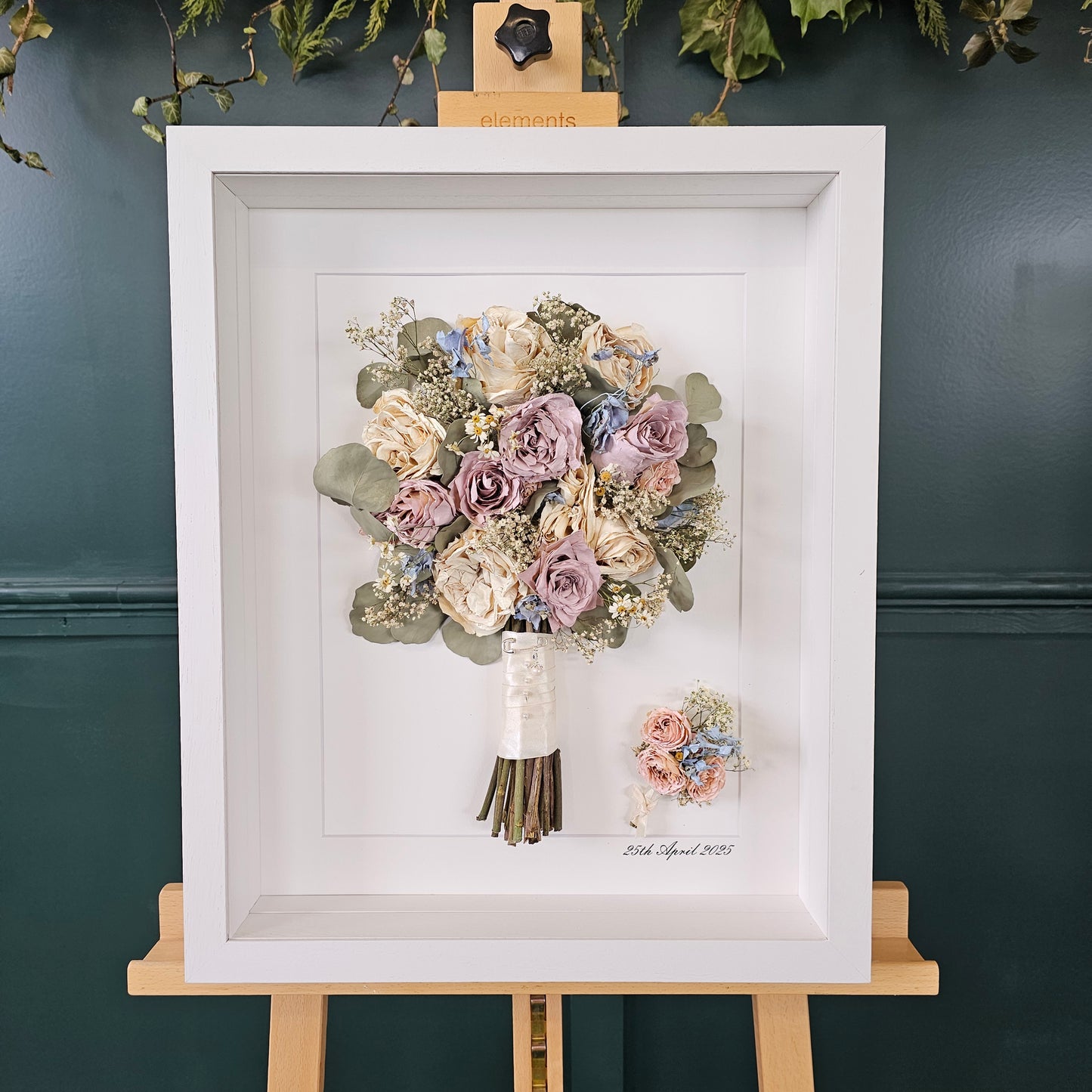 SIÓG Botanicals Signature Wedding Bouquet Preservation in 3D Shadow Box (16"x 21" / 40cm x 50cm)