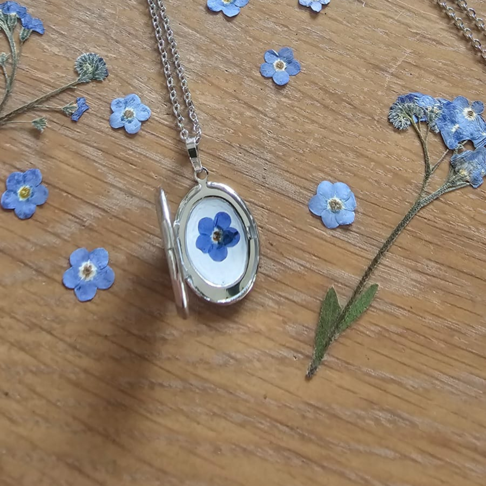 SIÓG Botanicals The Memorial Locket – Custom Photo & Real Irish Forget-Me-Not